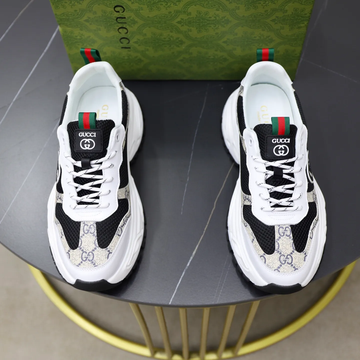 Ex-factory price: 462💰🙅‍♂️🙅‍♂️🙅‍♂️ Brand: Gucci GUCCi Standard code: 38-44 (45 customized) Grade: Same as the official website Material: Original material splicing Comfortable and breathable lining Lightweight and wear-resistant sports outsole Style category: Men's fashionable casual shoes Running sneakers Distinguished luxury brand elements Top luxury Color: actual picture color
